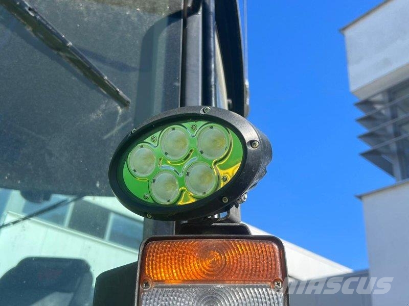 John Deere 8200 Traktorji