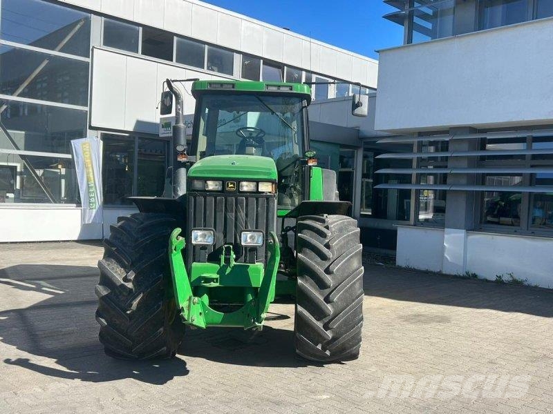 John Deere 8200 Traktorji