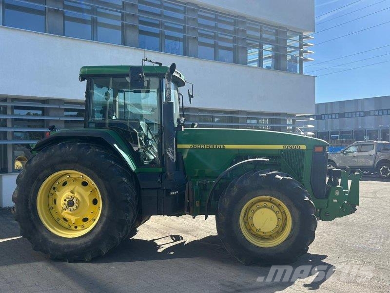 John Deere 8200 Traktorji