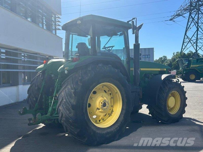 John Deere 8200 Traktorji