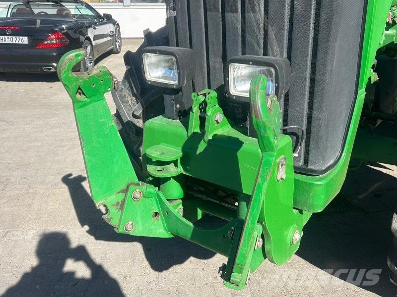 John Deere 8200 Traktorji