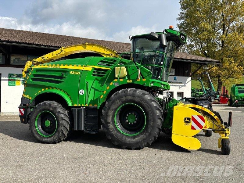 John Deere 8300 フォレージハーベスター
