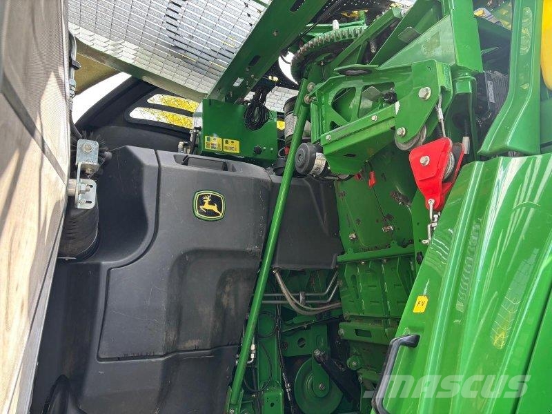 John Deere 8300 フォレージハーベスター