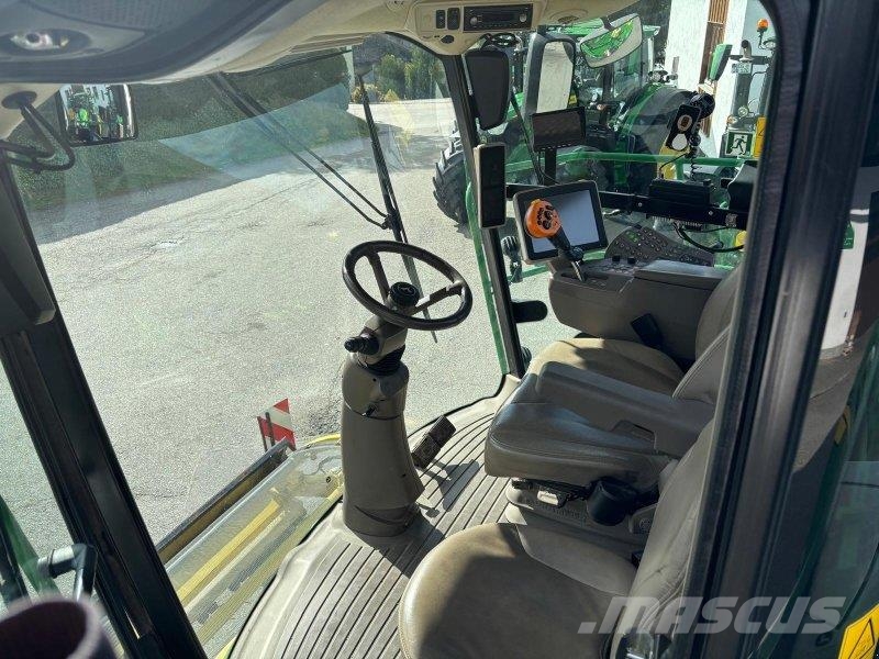 John Deere 8300 フォレージハーベスター