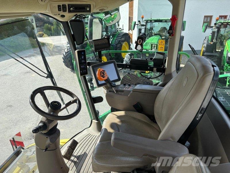 John Deere 8300 フォレージハーベスター