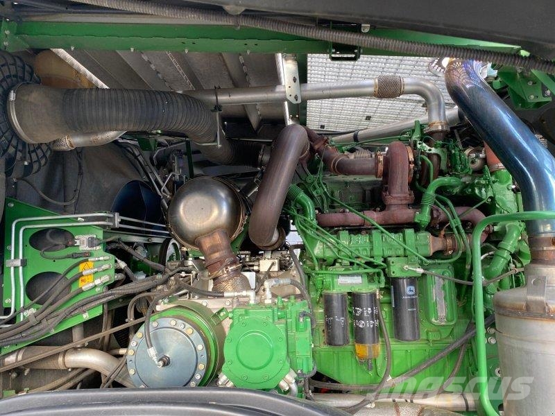 John Deere 8400i 목초 수확기