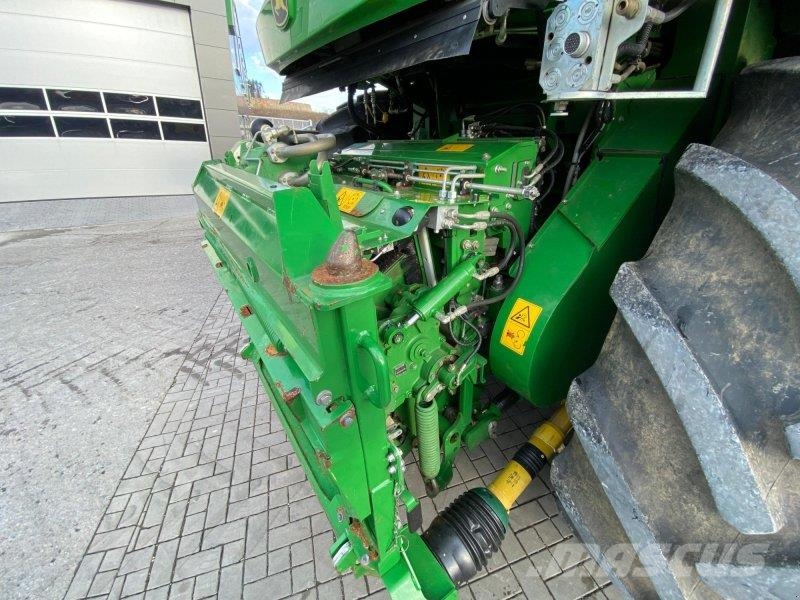 John Deere 8400i 목초 수확기