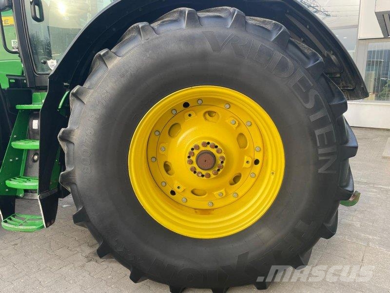 John Deere 8400R 8400 R Traktorit