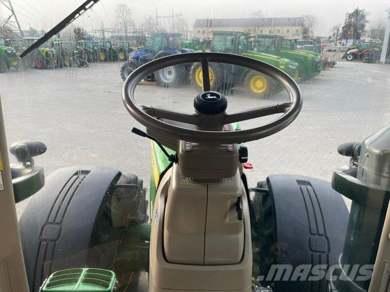 John Deere 8400R 8400 R Traktorit