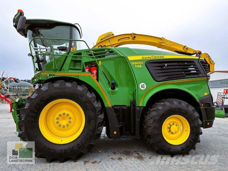 John Deere 9900 i Feldhäcksler