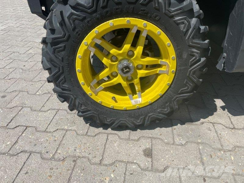 John Deere Gator XUV 865M ATV