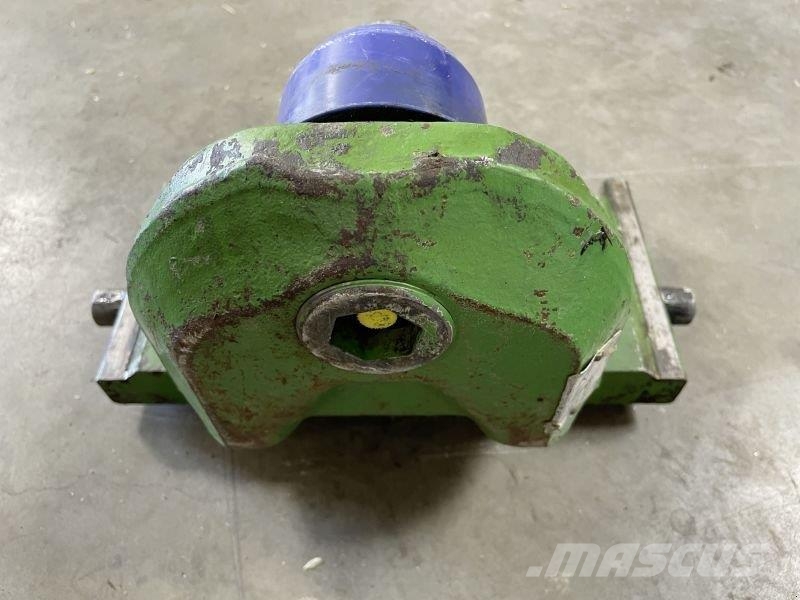 John Deere K80 im Schlitten Ďalšie príslušenstvo traktorov