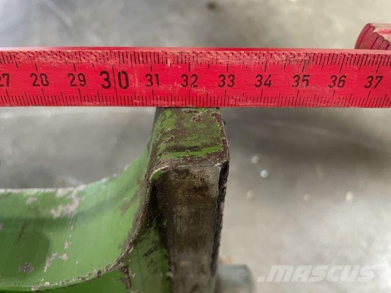 John Deere K80 im Schlitten Ďalšie príslušenstvo traktorov