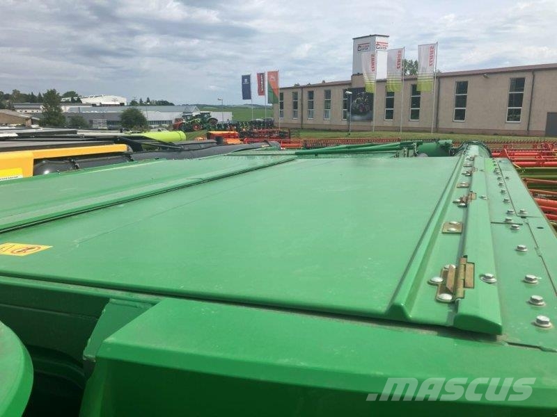 John Deere S780 Combine harvesters