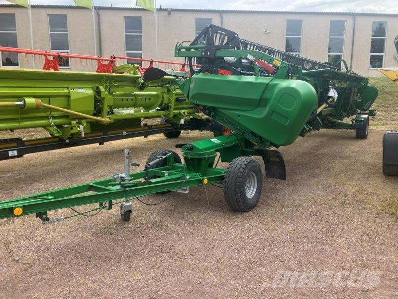 John Deere S780 Combine harvesters