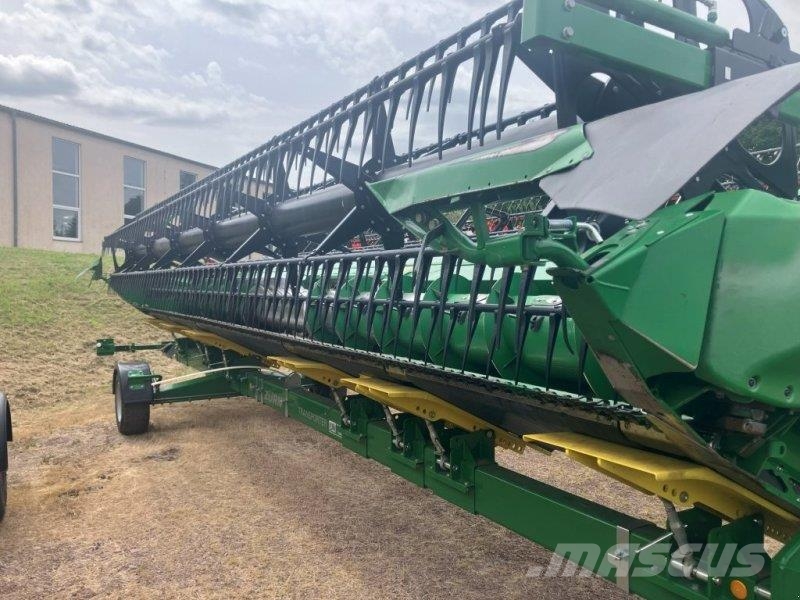 John Deere S780 Combine harvesters
