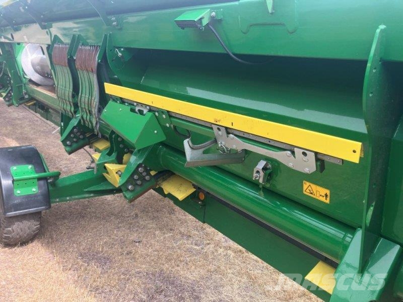 John Deere S780 Combine harvesters