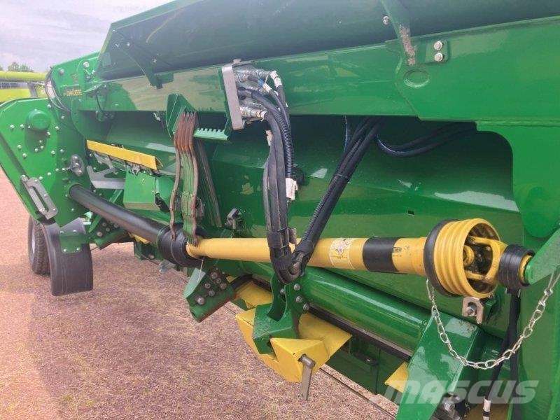 John Deere S780 Combine harvesters
