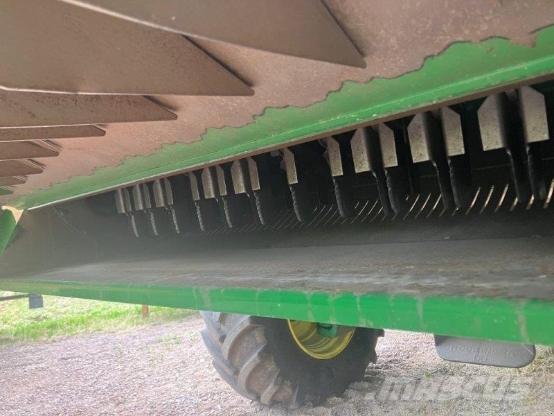 John Deere S780 Combine harvesters