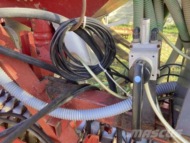 Kuhn CD 400 + ACCORD SÄCOMPACTOR Drills