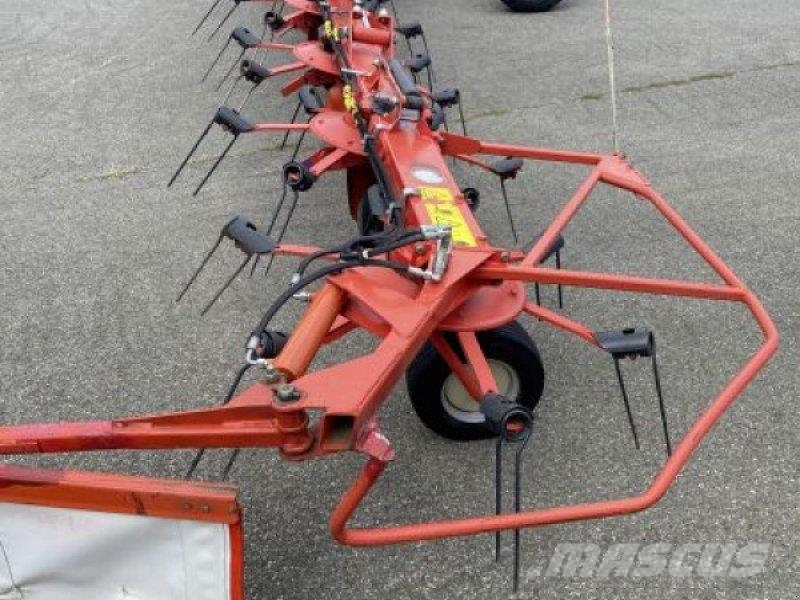 Kuhn GF 13002 مكابس وميبسات التبن
