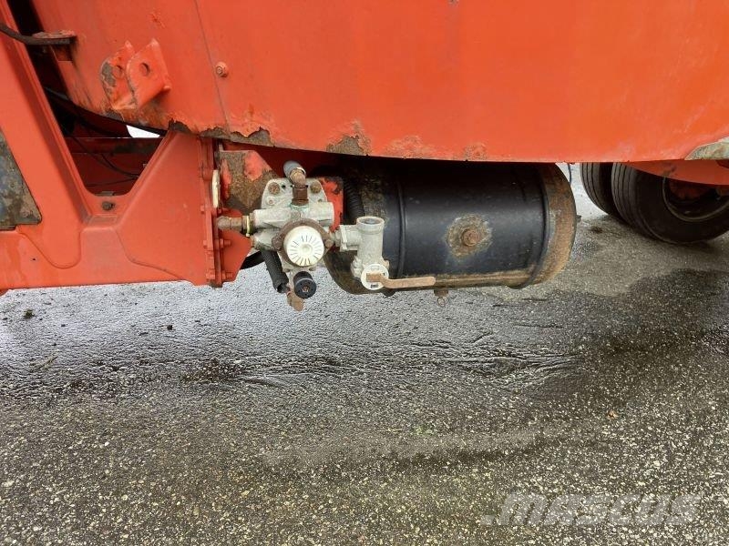 Kuhn PROFILE 14.2 CS Fullfodervagnar