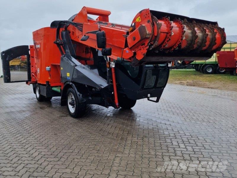 Kuhn SPV 12 POWER Fullfodervagnar