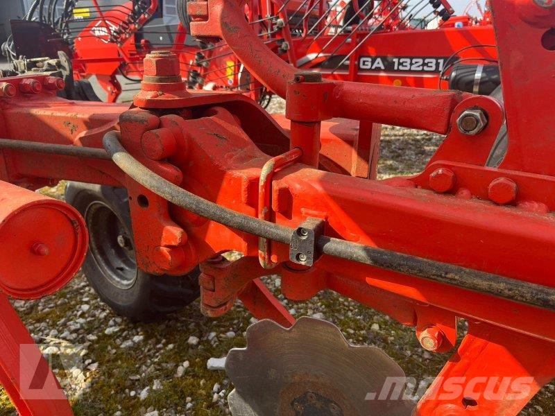Kuhn VM 153 4E/5H 102 Konventionelle Pflüge