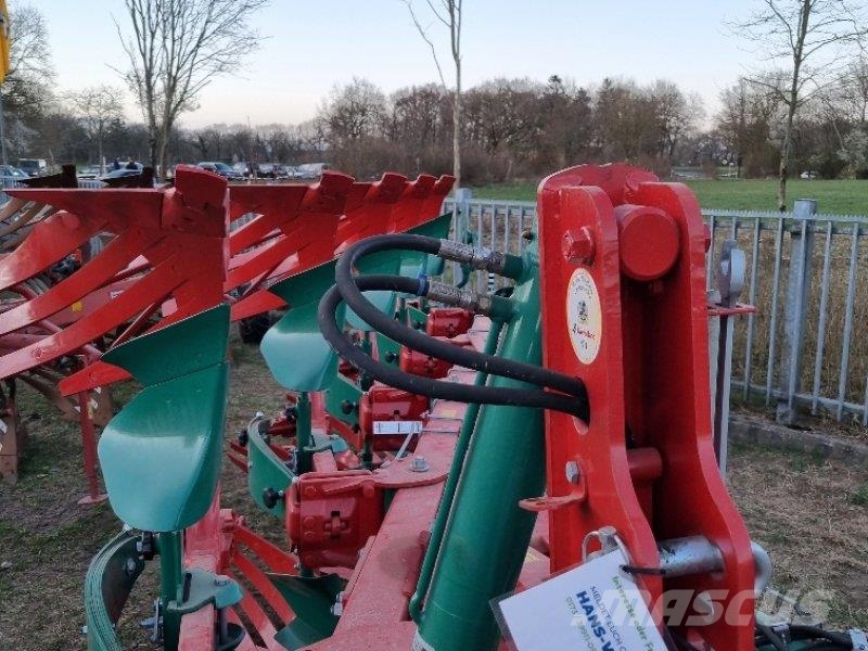 Kverneland 3300 S コンベンショナルプラウ