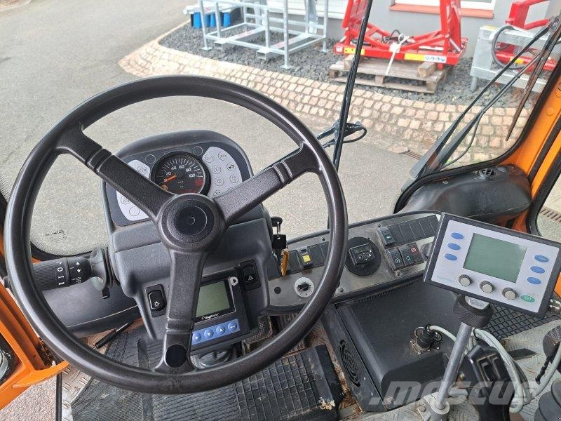 Ladog T1550T + Kugelmann Salzstreuer Tweewielige tractoren en cultivatoren