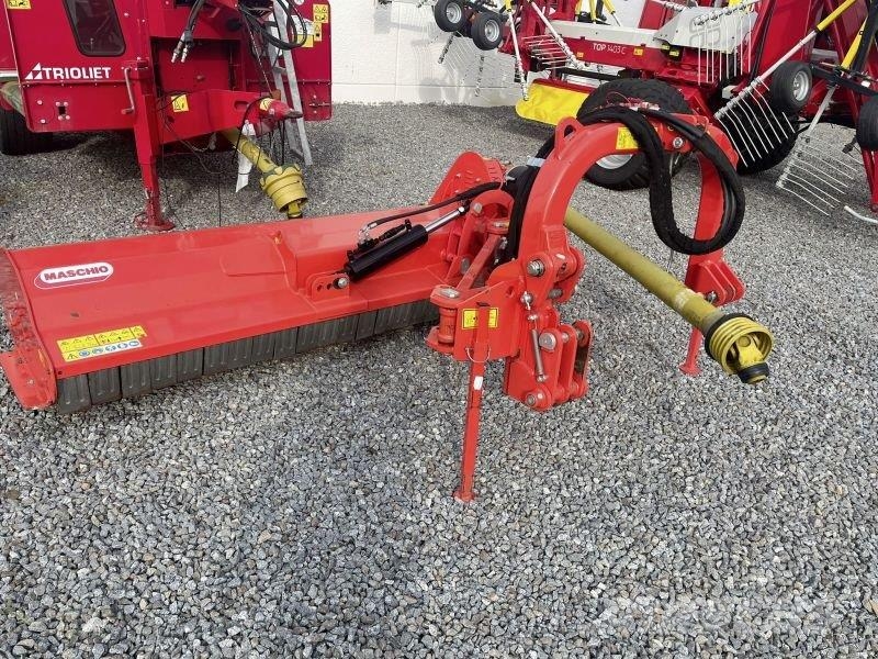 Maschio GIRAFFA XL 210 SE MASCHIO MULC 牧草收穫機