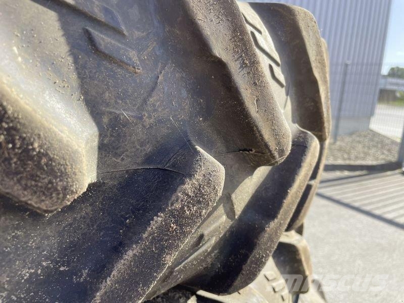 Massey Ferguson KLEBER 270/95 R38 & 300/95 R52 Reifen