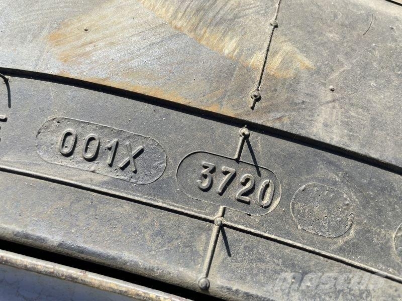 Massey Ferguson KLEBER 270/95 R38 & 300/95 R52 Reifen