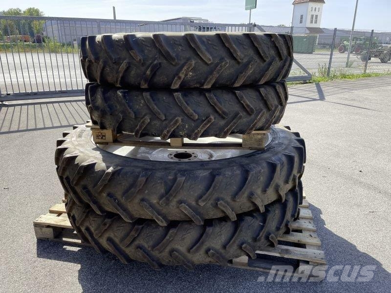 Massey Ferguson KLEBER 270/95 R38 & 300/95 R52 Reifen