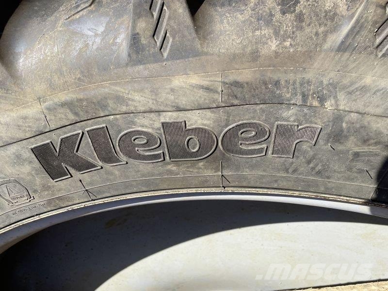 Massey Ferguson KLEBER 270/95 R38 & 300/95 R52 Reifen