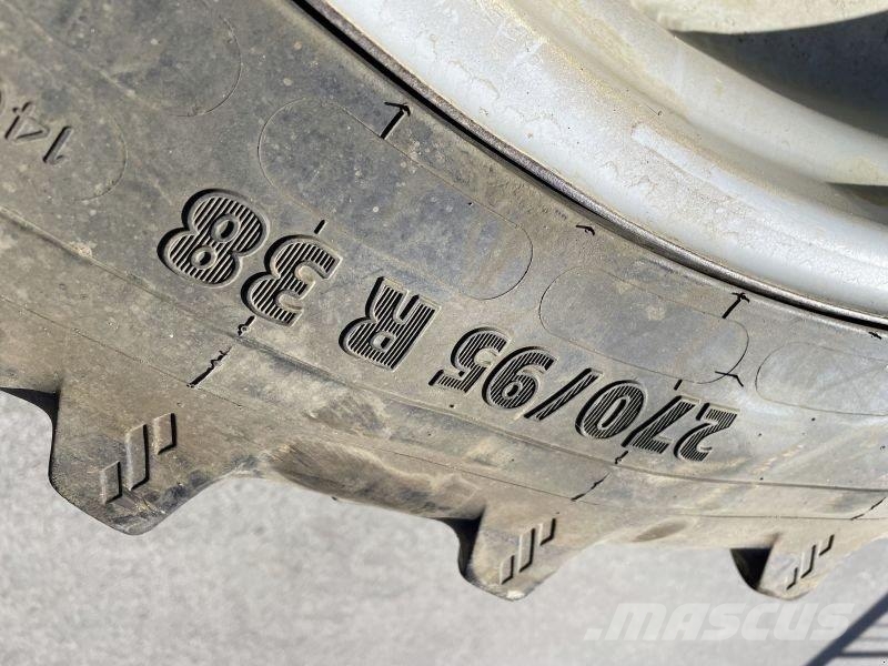 Massey Ferguson KLEBER 270/95 R38 & 300/95 R52 Reifen