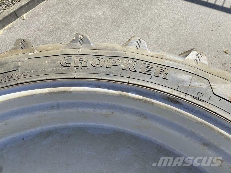 Massey Ferguson KLEBER 270/95 R38 & 300/95 R52 Reifen