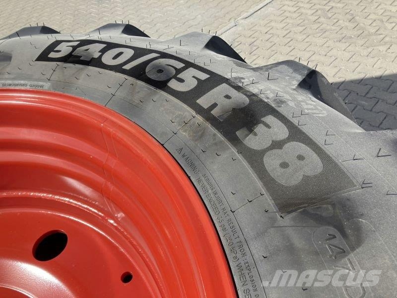 Michelin KRS 440/65 R28 + 540/65 R38 Gume, točkovi i felne