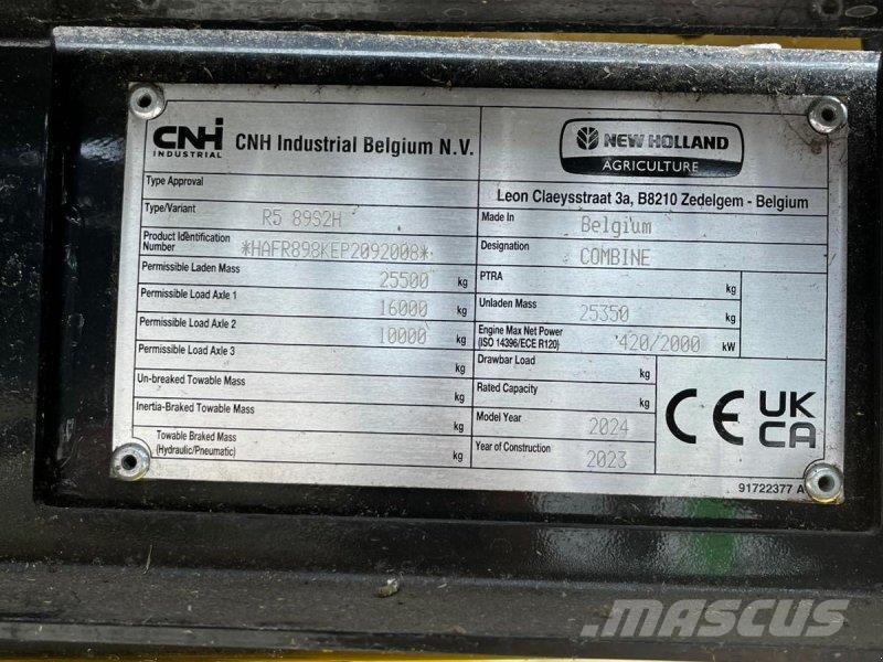 New Holland CR 8.90 حصادات