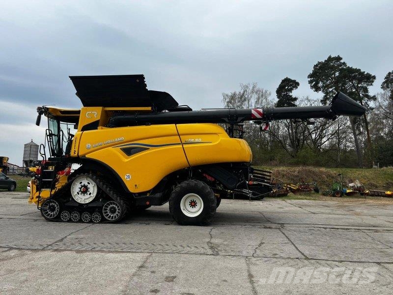 New Holland CR 8.90 حصادات