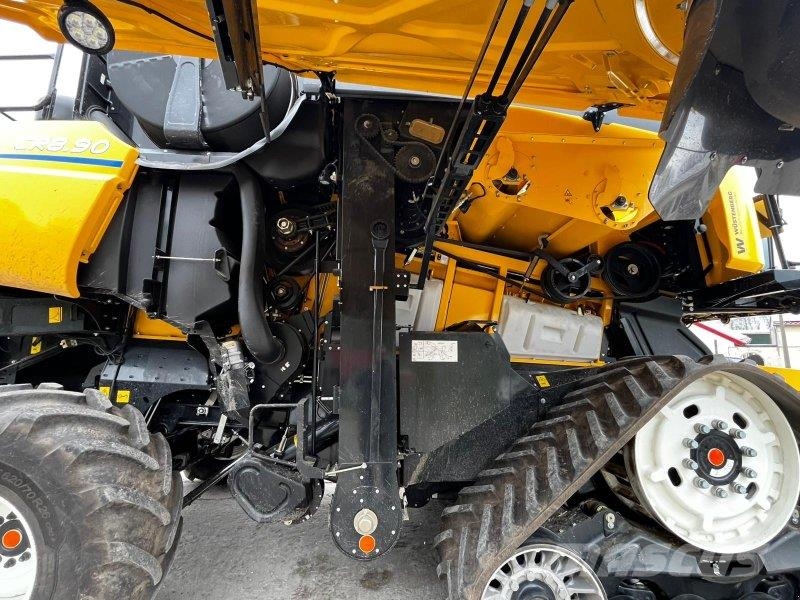 New Holland CR 8.90 حصادات