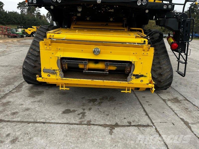 New Holland CR 8.90 حصادات