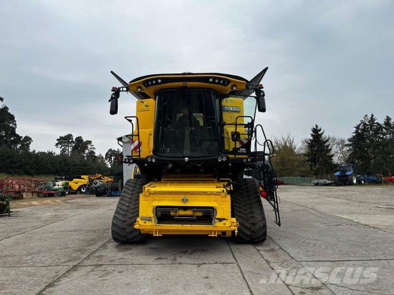 New Holland CR 8.90 حصادات