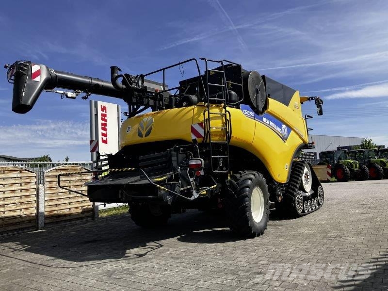 New Holland CR 8.90 + V 930 聯合收穫機