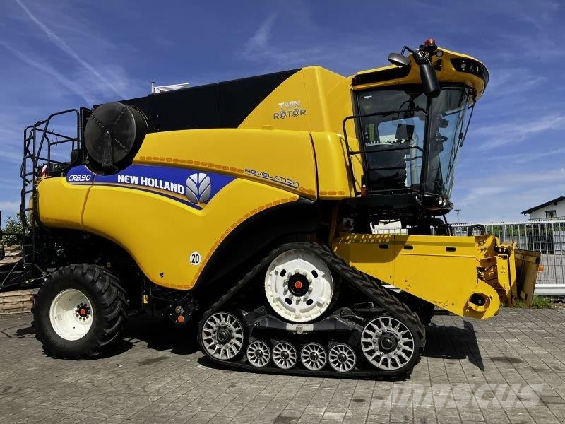 New Holland CR 8.90 + V 930 聯合收穫機