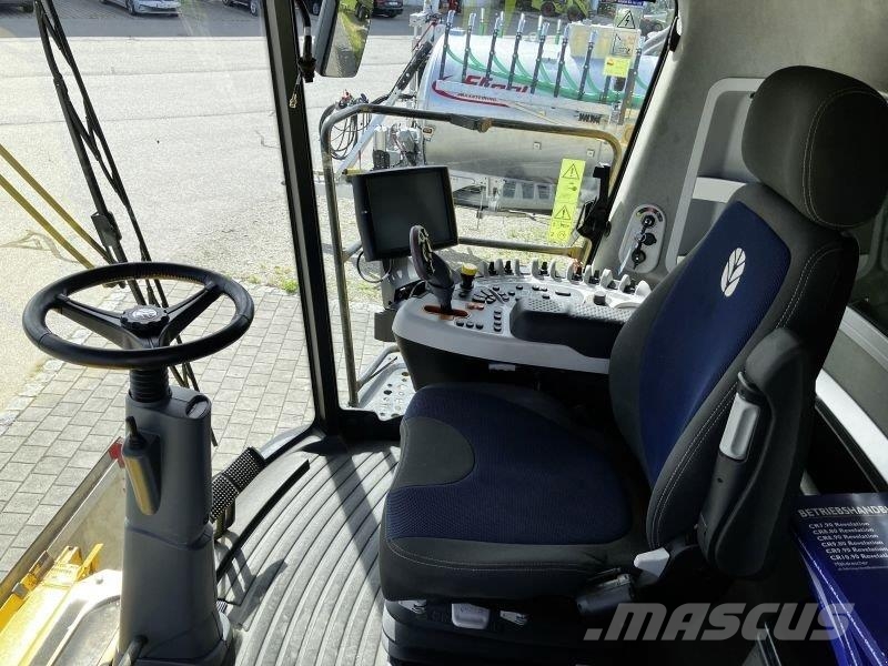 New Holland CR 8.90 + V 930 聯合收穫機