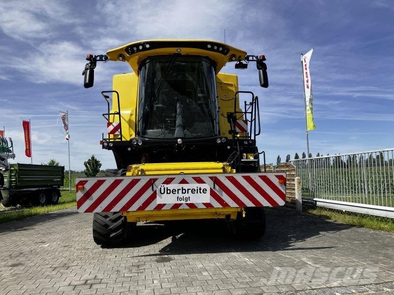 New Holland CR 8.90 + V 930 聯合收穫機