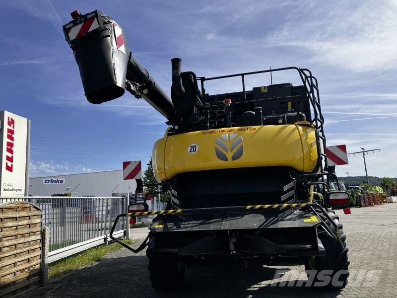 New Holland CR 8.90 + V 930 聯合收穫機