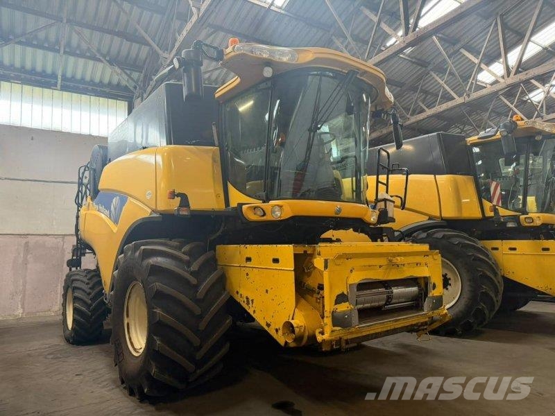 New Holland CR 9080 Mähdrescher