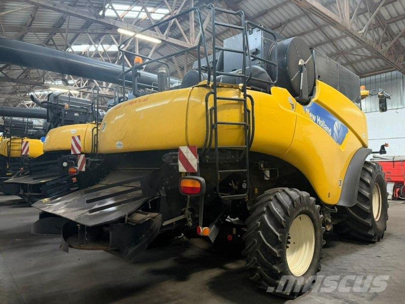 New Holland CR 9080 Mähdrescher
